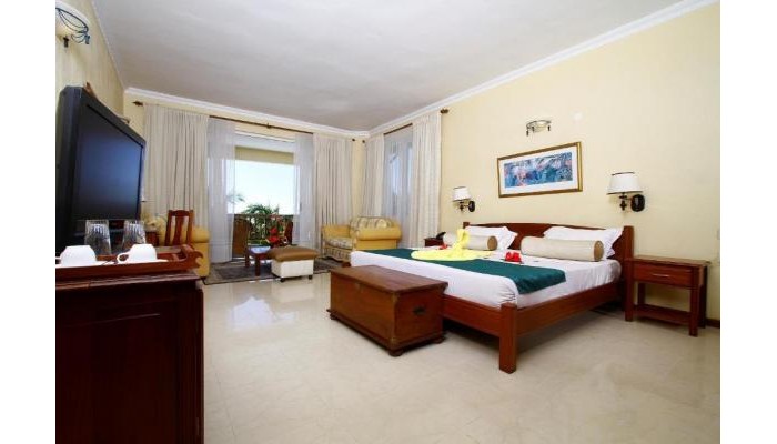 Hibiscus Beach Resort & Spa poza 2