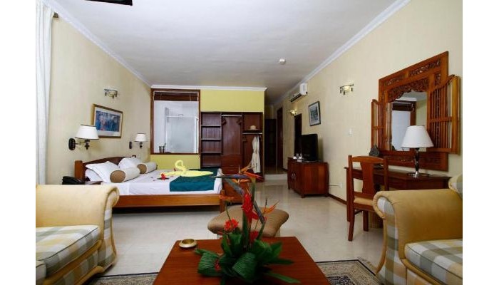 Hibiscus Beach Resort & Spa poza 3