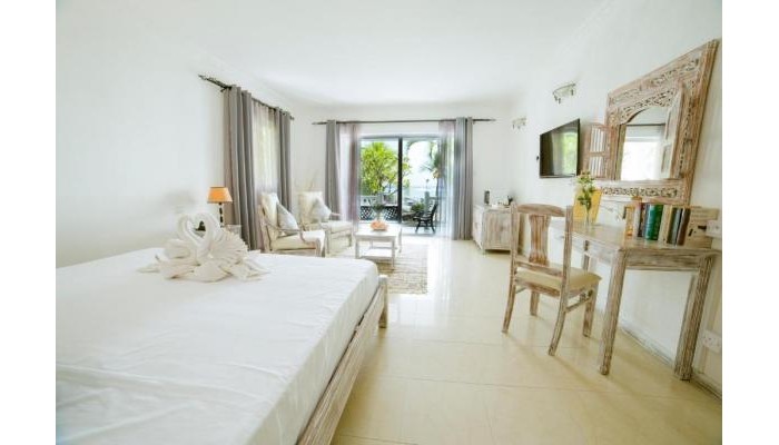 Hibiscus Beach Resort & Spa poza 1