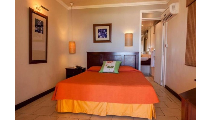 Villas Caroline Beach Hotel poza 3